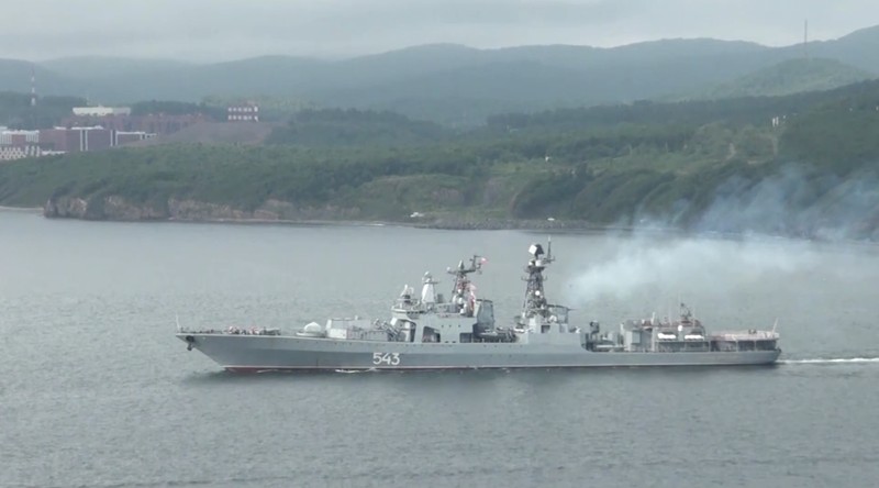 Armada Pasifik Rusia meluncurkan rudal jelajah dan antikapal dalam latihan militer di Laut Jepang yang juga melibatkan pesawat dan drone, Kamis (21/8/2025). Armada Pasifik Rusia meluncurkan rudal jelajah dan antikapal dalam latihan militer di Laut Jepang yang juga melibatkan pesawat dan drone, Kamis (21/8/2025). (Tangkapan Layar Youtube/RUSSIAN DEFENCE MINISTRY)