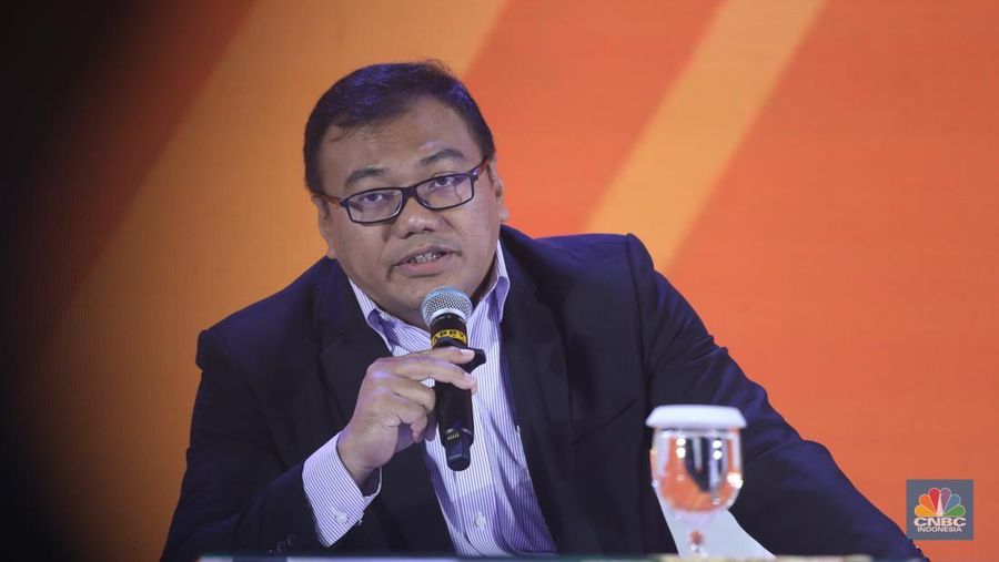 Bupati Deli Serdang, dr. H. Asri Ludin menyampaikan pemaparan saat panel diskusi dalam acara LPS FInancial Festival 2025 di Regale International Convention Center, Medan, Sumatera Utara, Kamis (21/8/2025). (CNBC Indonesia/Tri Susilo)