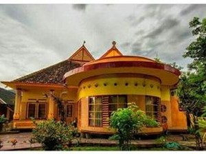8 Cagar Budaya di Sumbawa: Istana, Rumah Adat, hingga Makam Kuno