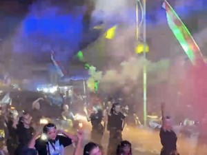 Video: Detik-detik Dancer Sound Horeg di Banyuwangi Tertabrak Mobil