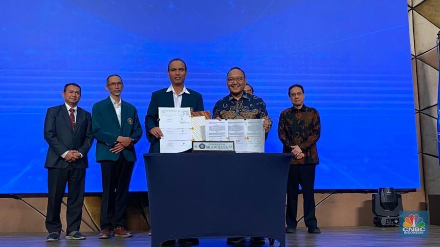 Kementerian Komunikasi dan Digital (Komdigi) melakukan kerja sama dengan Universitas Brawijaya untuk melakukan AI Talent Factory di kawasan Universitas Brawijaya, Malang, Kamis (21/8/2025). (CNBC Indonesia/Novina Putri Bestari)