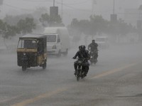 Hujan Deras Pecahkan Rekor, Kota Terbesar Lumpuh-Korban Berjatuhan
