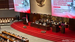 DPR Terima Surpres Penunjukan Wakil Pemerintah Bahas Revisi UU Haji
