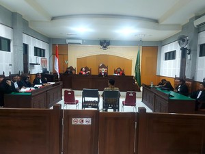 Korupsi KUR, Dua Mantan Anggota DPRD Loteng Dituntut 5,5 dan 2 Tahun Penjara