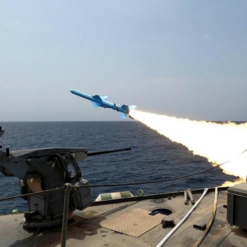 Iran Ngamuk! Pamer Rudal-Drone di Laut Samudera Hindia