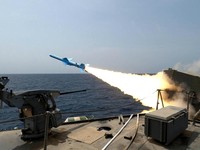 Iran Ngamuk! Pamer Rudal-Drone di Laut Samudera Hindia