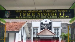 Heboh SMKN 1 Jombang Diviralkan Tarik Uang Gedung Rp 1,5 Juta Per Siswa