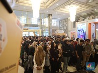 Anak Medan Tak Gentar Dihadang Hujan, LPS Financial Festival Penuh!