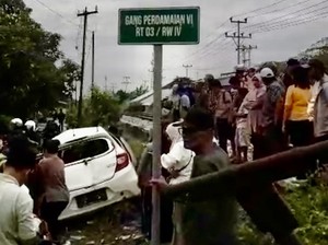 Kecelakaan Mobil Vs Kereta Api di Padang, Anak Kapolresta Solok Tewas