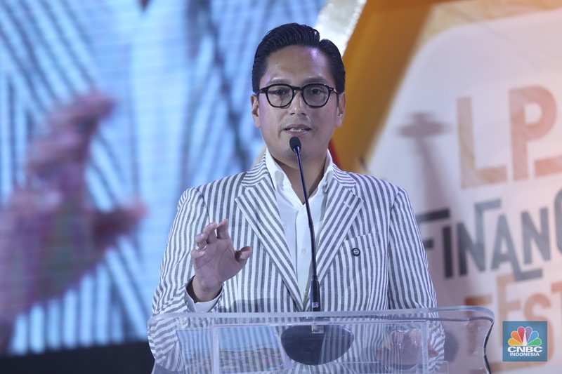 Sejumlah pengunjung memenuhi stand booth LPS dalam acara LPS Financial Festival 2025 di Regale International Convention Center, Medan, Sumatera Utara, Rabu (20/8/2025). Sejumlah pengunjung memenuhi stand booth LPS dalam acara LPS Financial Festival 2025 di Regale International Convention Center, Medan, Sumatera Utara, Rabu (20/8/2025). (CNBC Indonesia/Tri Susilo)