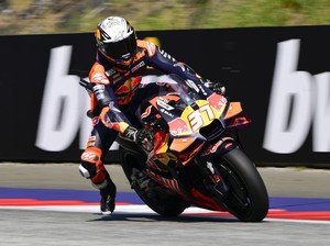 MotoGP Mandalika 2025: Acosta Terdepan Ditempel Aldeguer
