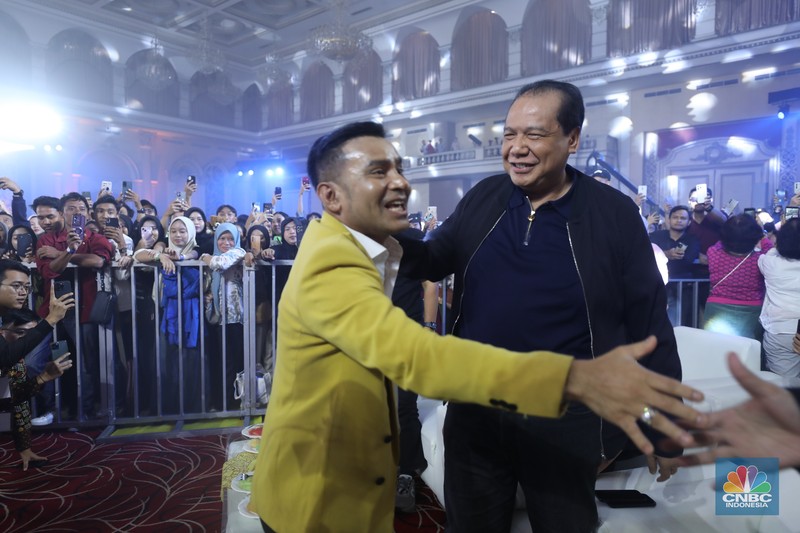 Penampilan musisi Judika dalam acara LPS FInancial Festival 2025 di Regale International Convention Center, Medan, Sumatera Utara, Kamis (21/8/2025). (CNBC Indonesia/Tri Susilo) Penampilan musisi Judika dalam acara LPS FInancial Festival 2025 di Regale International Convention Center, Medan, Sumatera Utara, Kamis (21/8/2025). (CNBC Indonesia/Tri Susilo)