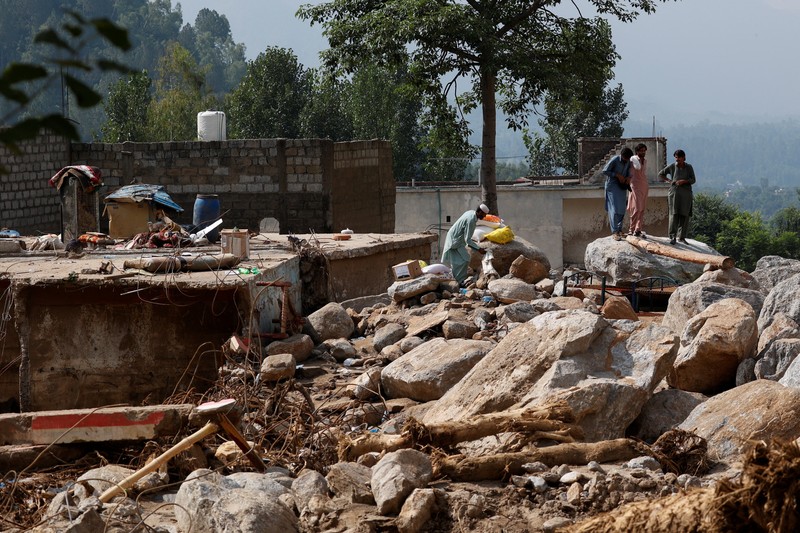 Dampak badai yang menyebabkan hujan lebat dan banjir di wilayah Qadir Nagar, Buner, Pakistan, Kamis (21/8/2025). (REUTERS/Akhtar Soomro) Dampak badai yang menyebabkan hujan lebat dan banjir di wilayah Qadir Nagar, Buner, Pakistan, Kamis (21/8/2025). (REUTERS/Akhtar Soomro)