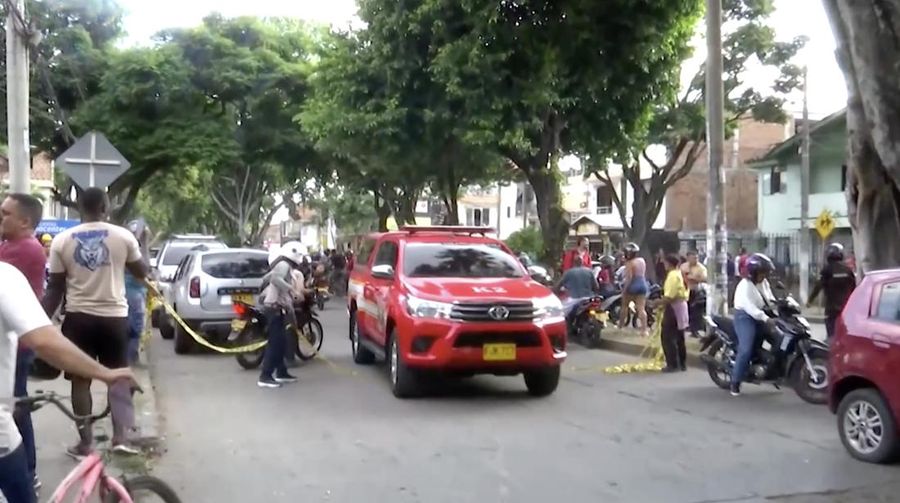 Dua serangan terpisah yang dituduhkan dilakukan oleh kelompok gerilya pembangkang menewaskan sedikitnya 18 orang dan melukai puluhan lainnya di Kolombia pada Kamis (21/8/2025). (Tangkapan Layar Video Reuters/RCN TV / COLOMBIAN GOVERNMENT TV)