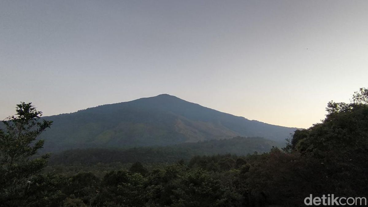 Cegah Karhutla, TNGC Tutup Total Pendakian Gunung Ciremai