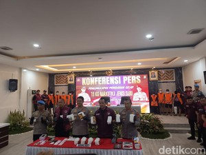 Video: Terungkap Kasus 13,3 Kg Sabu di Makassar, 8 Pengedar-Kurir Dibekuk