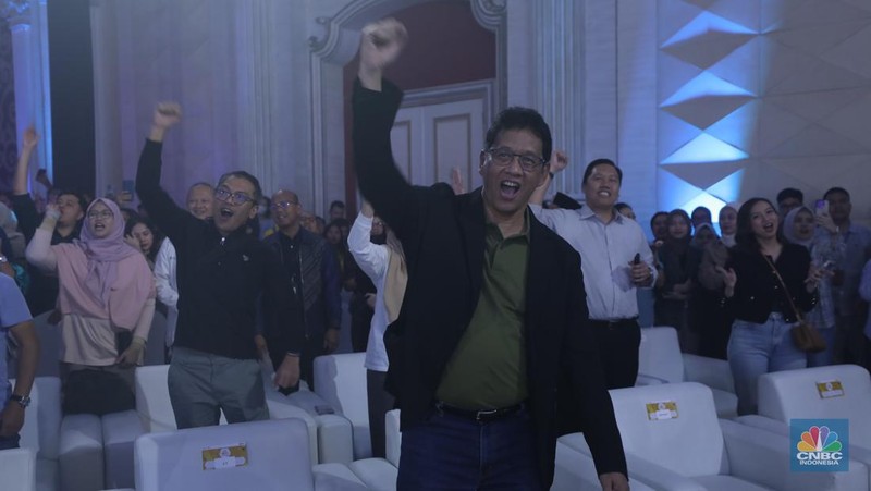 Penampilan musisi Judika dalam acara LPS FInancial Festival 2025 di Regale International Convention Center, Medan, Sumatera Utara, Kamis (21/8/2025). (CNBC Indonesia/Tri Susilo)
