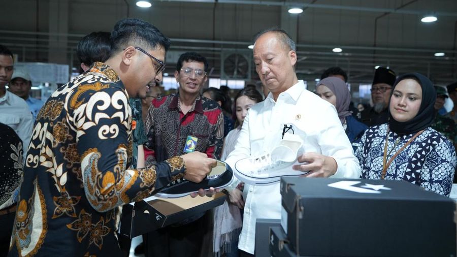 Menteri Perindustrian Agus Gumiwang Kartasasmita pada Pelepasan Ekspor Sepatu Converse Produksi PT Yih Quan Footwear Indonesia ke Amerika Serikat, Kamis (21/8)/2025). (Dok. Kemenperin)