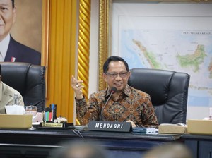 Arahan Mendagri Buat Pejabat Daerah: Jangan Flexing, Tunda Pergi ke LN