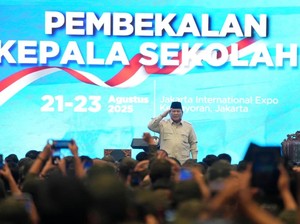 Bangga, Prabowo Beri Hormat ke Menteri, Guru dan Kepala Sekolah Rakyat