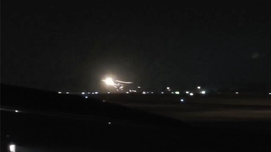 Sebuah jet tempur jatuh tak lama setelah lepas landas di pangkalan udara Kuantan di Malaysia, kata Angkatan Udara Diraja Malaysia (RMAF) pada Kamis malam (21/8/2025). (Tangkapan Layar X/aviationbrk)