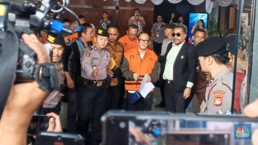 Wamenaker Immanuel Ebenezer ditetapkan tersangka oleh KPK. (CNBC Indonesia/Robertus Serin) Wamenaker Immanuel Ebenezer ditetapkan tersangka oleh KPK. (CNBC Indonesia/Robertus Serin)