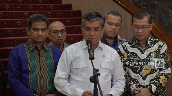 Buruh Minta UMP Naik 10,5%, Menarker: November Diumumkan