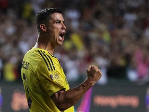 Nggak Mau Kalah dari Messi, CR7 Juga Punya Kerajaan Bisnis Hotel!