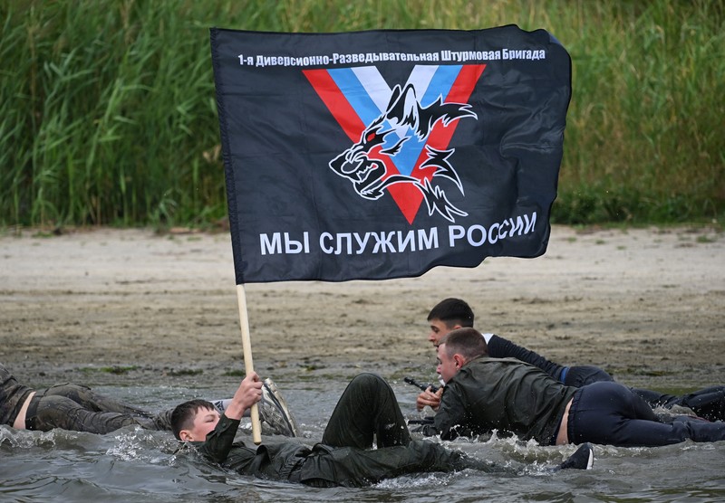 menjalani pelatihan militer di Wilayah Rostov, Rusia. (REUTERS/Sergey Pivovarov) menjalani pelatihan militer di Wilayah Rostov, Rusia. (REUTERS/Sergey Pivovarov)