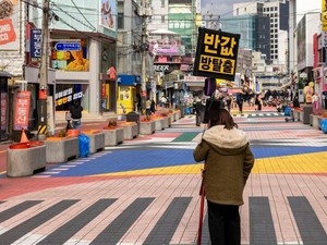 Minimarket Jadi Tempat Mengusir Kesepian Warga Korea Selatan