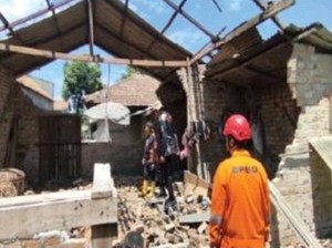 Angin Puting Beliung Terjang OKU Timur, 12 Rumah Rusak