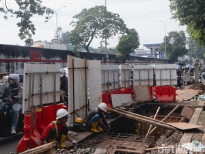 Pramono Ungkap Alasan Alih Fungsi Trotoar TB Simatupang demi Atasi Macet