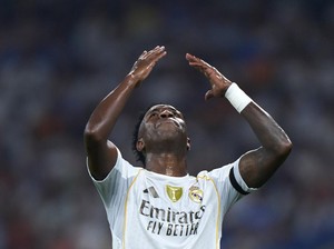 Katanya Mau 10 Kali Lebih Lipat, Vinicius