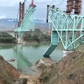 Video: Proyek Jembatan Kereta Api Ambruk, 12 Orang Tewas