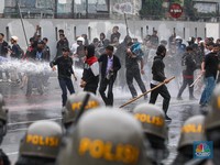 Massa Ricuh, Ini Tuntutan Demo 25 Agustus di Depan DPR RI
