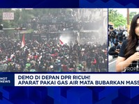 Video: Demo Depan DPR Ricuh! Aparat Pakai Gas Air Mata Bubarkan Massa