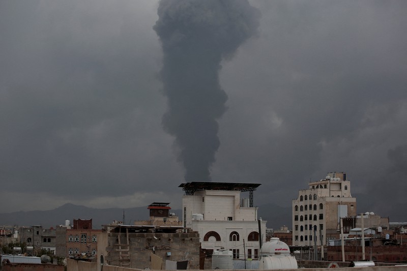ISRAEL-PALESTINIANS/HOUTHIS-STRIKES Serangan Udara Israel di Sanaa. REUTERS/Stringer