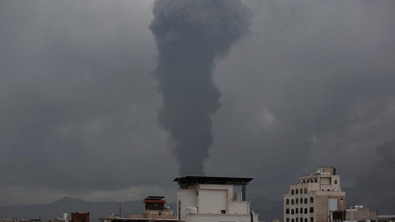 Serangan Udara Israel di Sanaa. REUTERS/Stringer