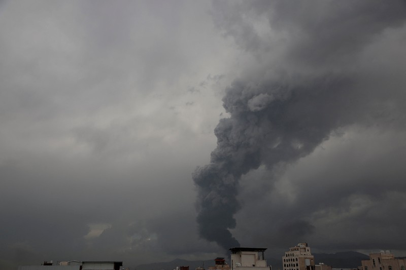 ISRAEL-PALESTINIANS/HOUTHIS-STRIKES Serangan Udara Israel di Sanaa. REUTERS/Stringer
