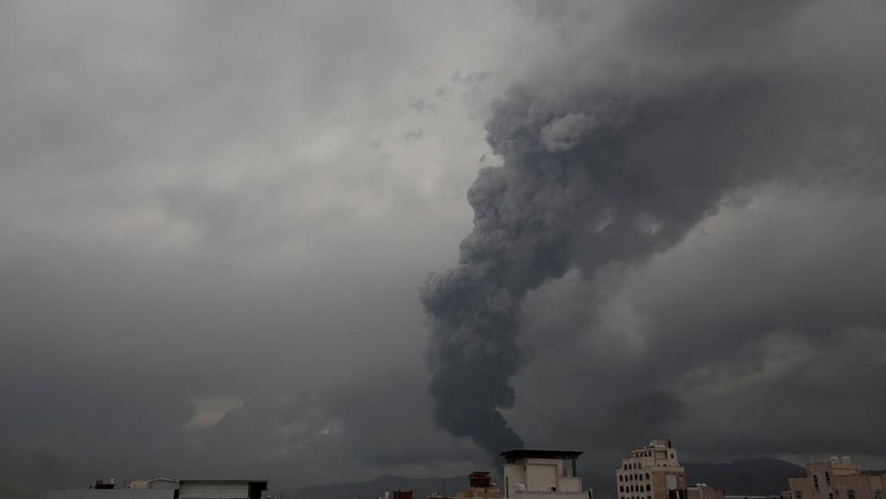Serangan Udara Israel di Sanaa. REUTERS/Stringer
