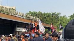 Massa Buruh Demo, Pegawai hingga Tenaga Ahli DPR WFH Hari Ini