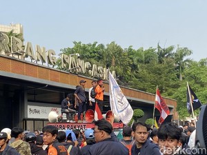 Massa Buruh Demo, Pegawai hingga Tenaga Ahli DPR WFH Hari Ini