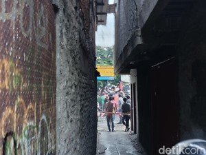 Massa Demo 25 Agustus Masih Bertahan, Masuk Permukiman Warga Petamburan