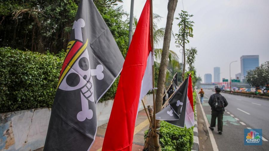 Massa demonstrasi masyarakat sipil bertajuk 