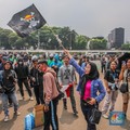 Update Demo DPR 25 Agustus, Massa Bawa Bendera One Piece-Jalan Ditutup