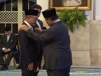 Diberi Prabowo Tanda Kehormatan, Zulhas: Terima Kasih Petani-Nelayan!