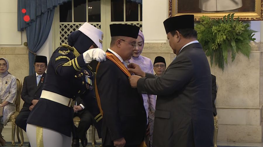 Pengucapan Sumpah/Janji dan Pelantikan Pejabat Negara, serta Upacara Penganugerahan TKRI
