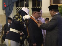 Prabowo Anugerahkan 141 Tokoh Tanda Kehormatan, Ada Dasco & Haji Isam