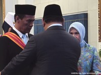 Kendalikan Impor, Mentan Amran Dapat Bintang Mahaputra dari Prabowo