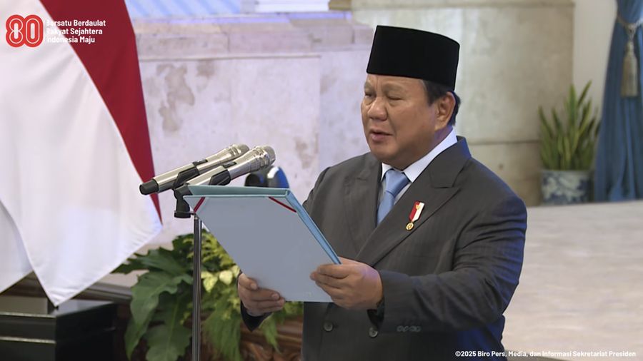 Pengucapan Sumpah/Janji dan Pelantikan Pejabat Negara, serta Upacara Penganugerahan TKRI. (Tangkapan Layar Youtube)